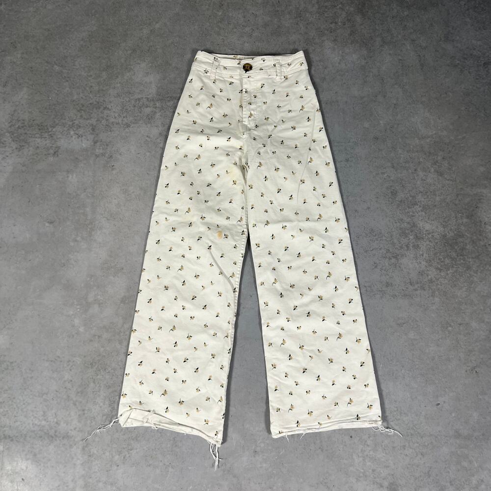 Loose Straight Stradivarius Flower Pattern Women’s White Baggy Jeans Size 00